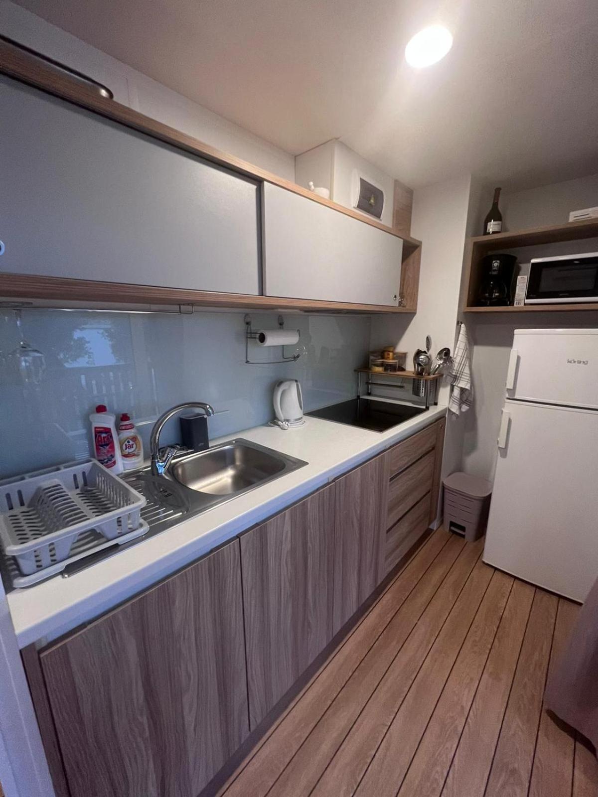 비오그라드나모루 Mobile House F&L 빌라 외부 사진