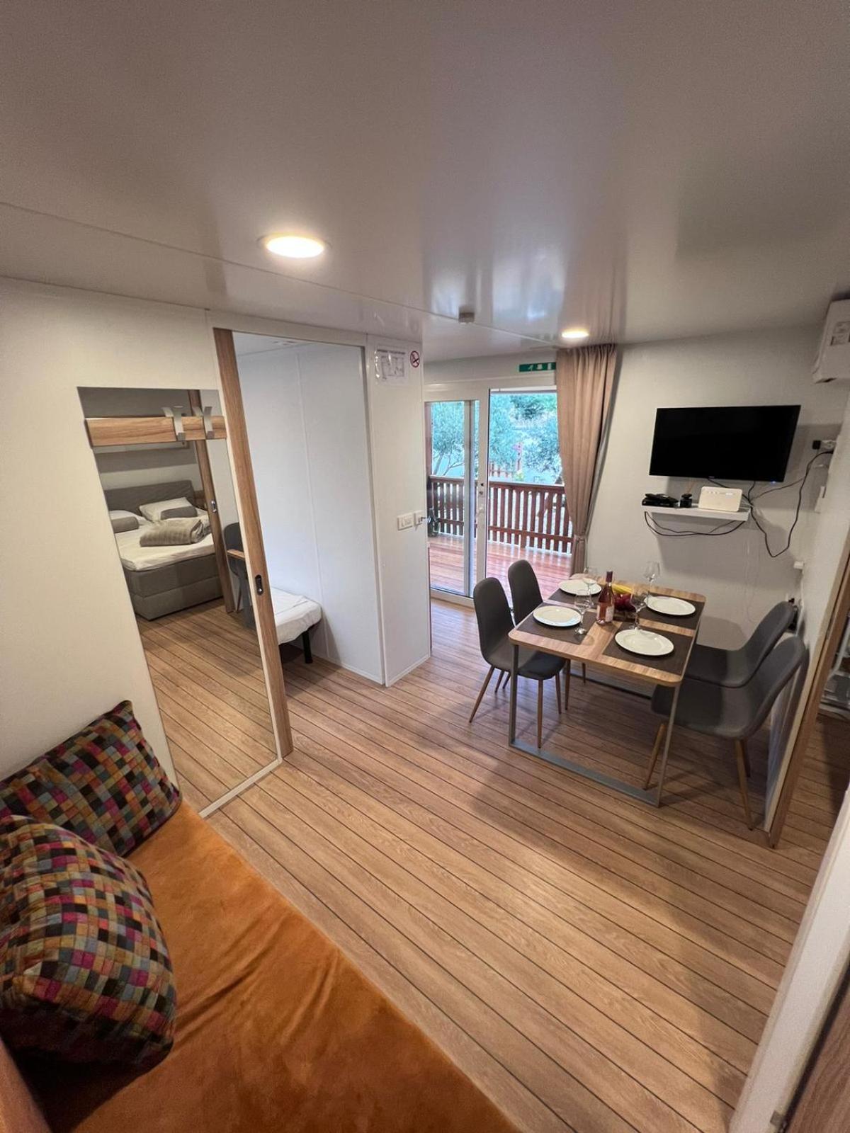 비오그라드나모루 Mobile House F&L 빌라 외부 사진